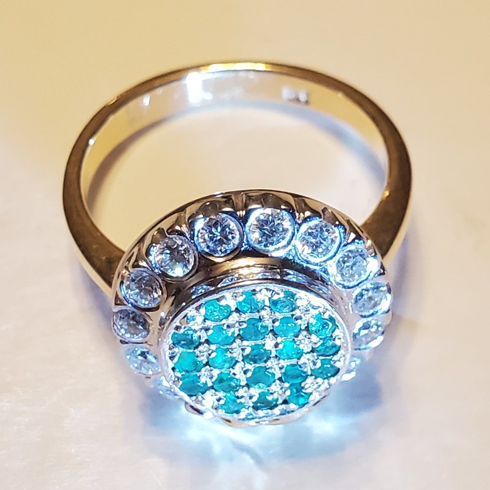 Beautiful  Design  14K Rose Gold Diamond & Emerald Ring
